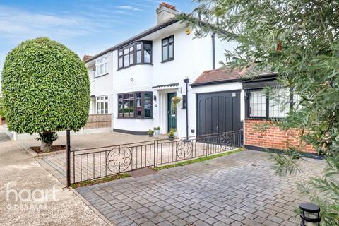 19 Netherpark Drive, Romford, RM2 5RJ