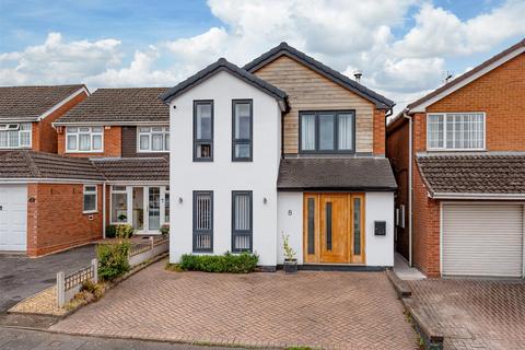 8 Banbery Drive, Wombourne, Wolverhampton