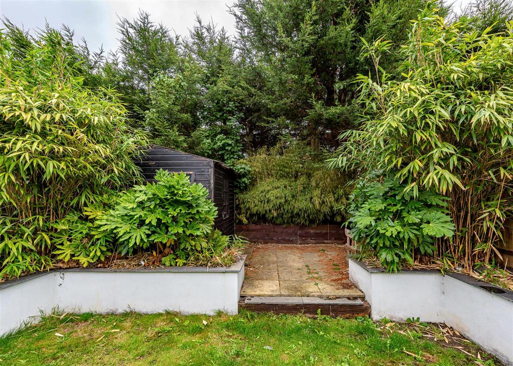8 Banbery Drive-External.jpg