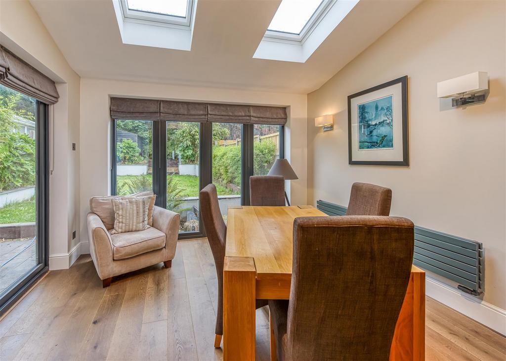 8 Banbery Drive-Dining Area.jpg