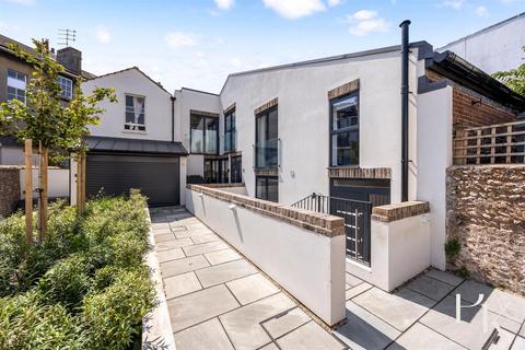 undefined, Howard Terrace, Brighton BN1