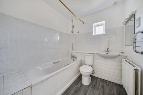 3 Burleigh Walk, London, SE6 1BA