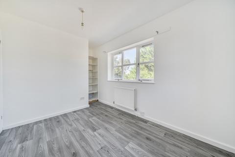 3 Burleigh Walk, London, SE6 1BA