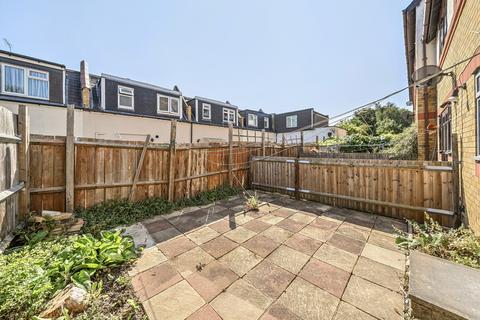 3 Burleigh Walk, London, SE6 1BA