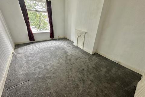 3 bedroom semi-detached house for sale, Ings Road, Heckmondwike
