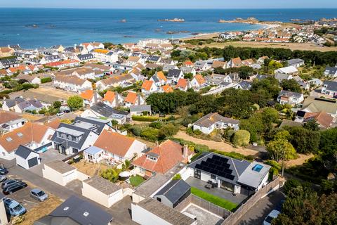 4 bedroom property for sale, Ruette de la Tour, Castel, Guernsey, GY5