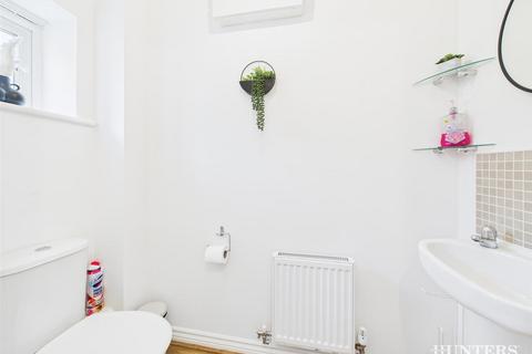3 bedroom terraced house for sale, The Green, Consett