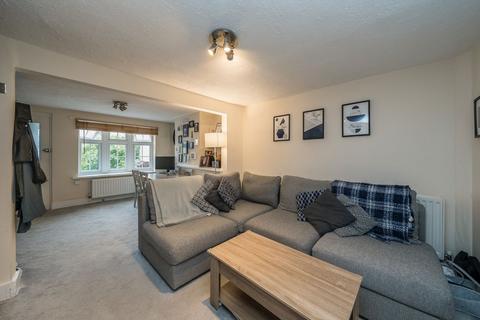 undefined, Holly Road, Hounslow TW3