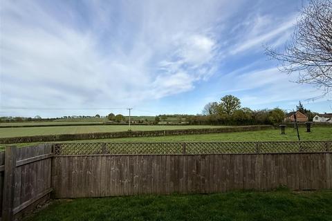 5 Apple Tree Close, Clehonger, Hereford, HR2 9TA
