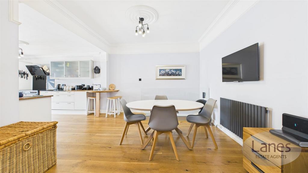 CAM03457 G0-PR0025-STILL035.jpg