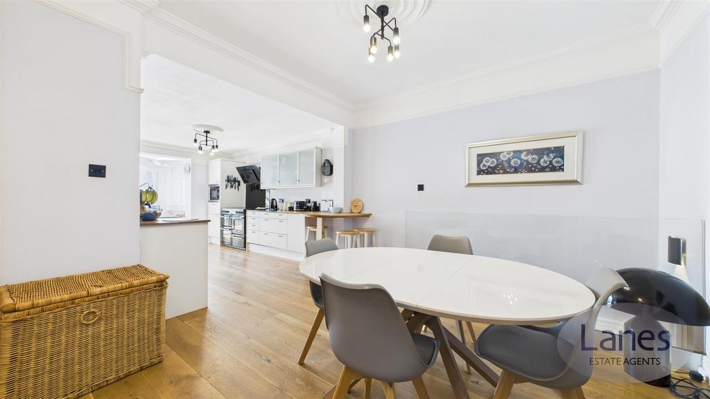 CAM03457 G0-PR0025-STILL036.jpg