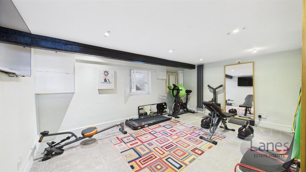 CAM03457 G0-PR0025-STILL037.jpg