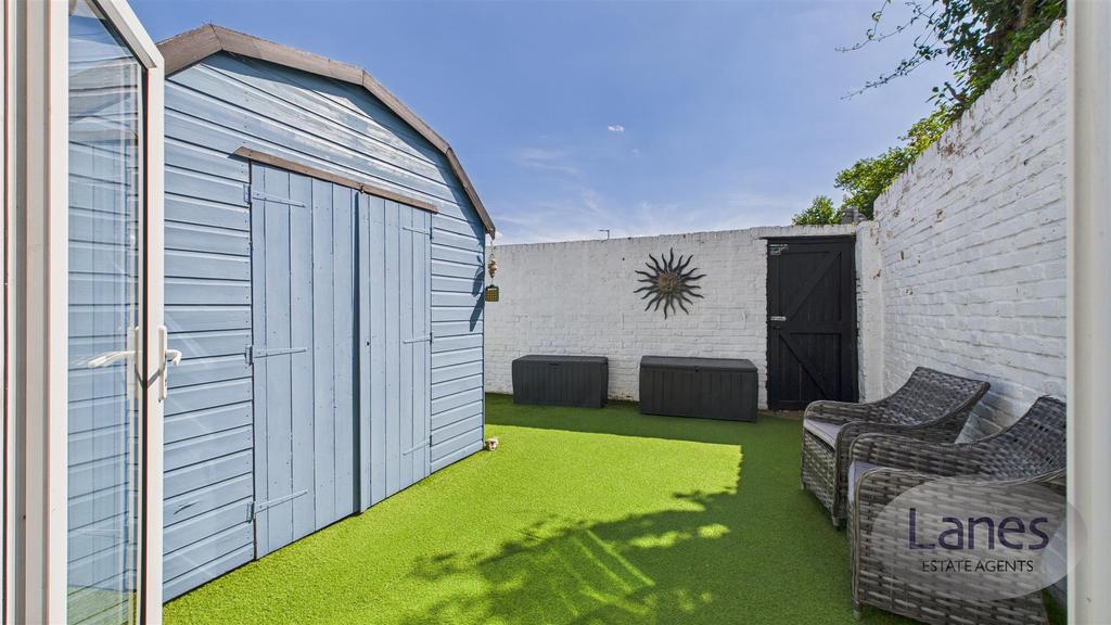 CAM03457 G0-PR0025-STILL040.jpg