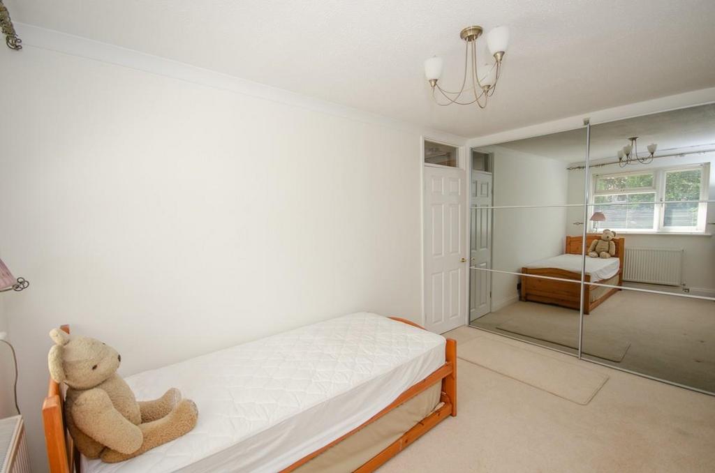 Bedroom three pic 2.jpg