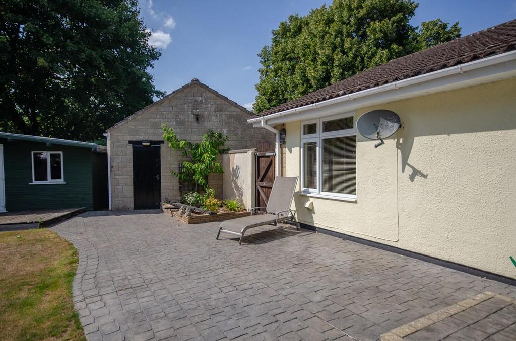 Rear garden pic 3.jpg