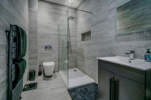 2 bedroom flat for sale, London Road, Markyate, AL3