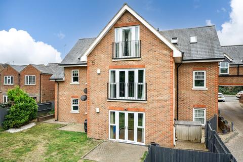 undefined, London Road, Markyate, AL3