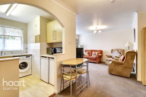 2 bedroom semi-detached bungalow for sale, Lyon Close, Clacton-On-Sea