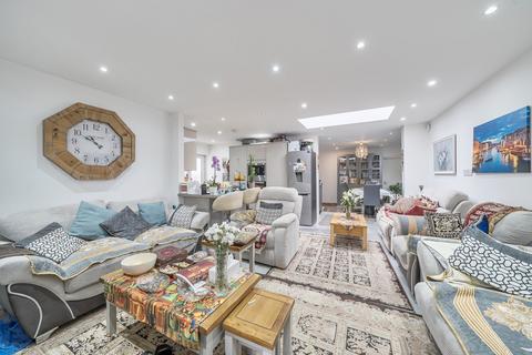 4 bedroom bungalow for sale, Manor Avenue, Northolt