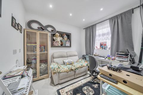 4 bedroom bungalow for sale, Manor Avenue, Northolt
