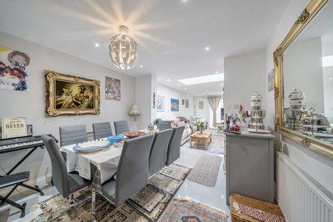 4 bedroom bungalow for sale, Manor Avenue, Northolt