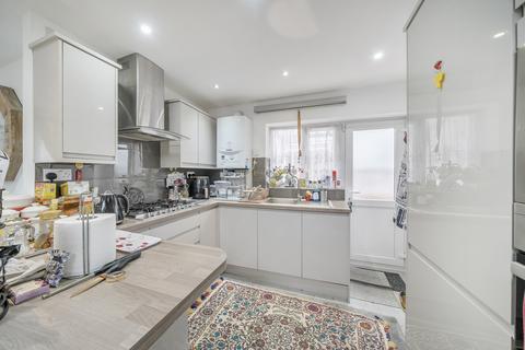 4 bedroom bungalow for sale, Manor Avenue, Northolt