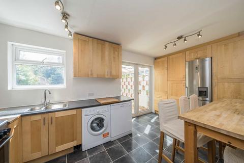 undefined, Lincoln Avenue, Twickenham TW2
