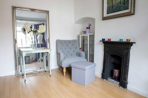 undefined, Lincoln Avenue, Twickenham TW2