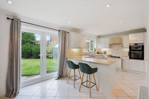 undefined, Lincolns Mead, Lingfield RH7