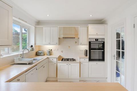 undefined, Lincolns Mead, Lingfield RH7