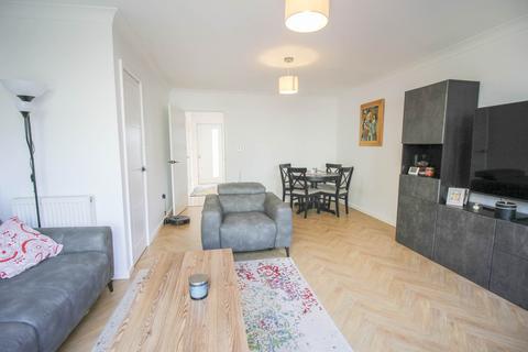 4 bedroom house for sale, Hill Road*Beautifully Presented*Superb Location*4 Bedrooms*En-Suite Shower*Chain free / no chain*