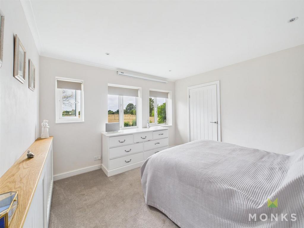 CAM01520 G0-PR0252-STILL012.jpg