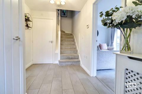 9 Carter Close, Tamworth, B79 8UE