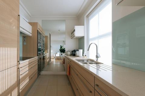 2 bedroom apartment for sale, Lexham Gardens, London, W8