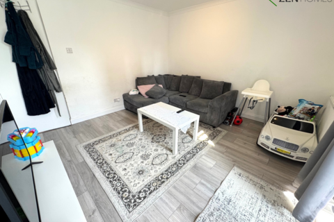 2 bedroom flat for sale, London N18