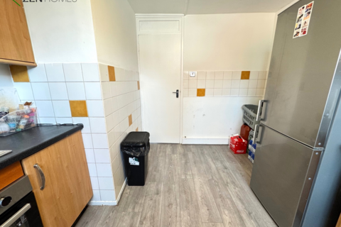 2 bedroom flat for sale, London N18