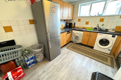 2 bedroom flat for sale, London N18