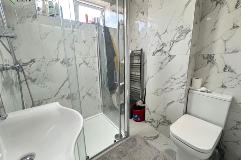 16 Folkestone Road, London, N18 2EN