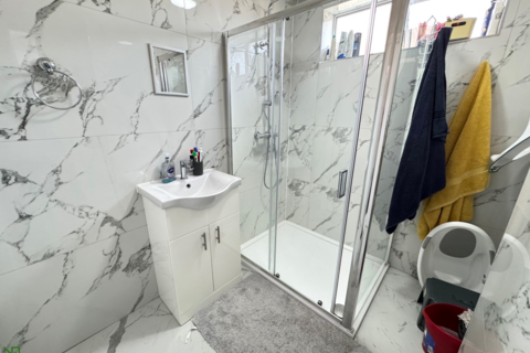 16 Folkestone Road, London, N18 2EN