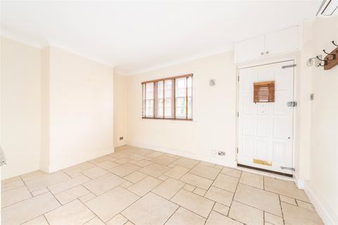 1 bedroom end of terrace house for sale, Mill Street, Newport Pagnell, Buckinghamshire, MK16
