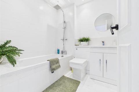 58 Cambridge Road, West Molesey, KT8 2AX