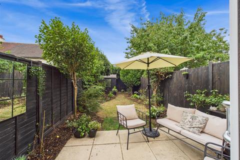 58 Cambridge Road, West Molesey, KT8 2AX