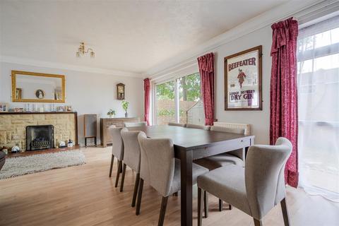 undefined, Wolf Lane, Windsor