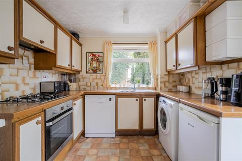 undefined, Wolf Lane, Windsor