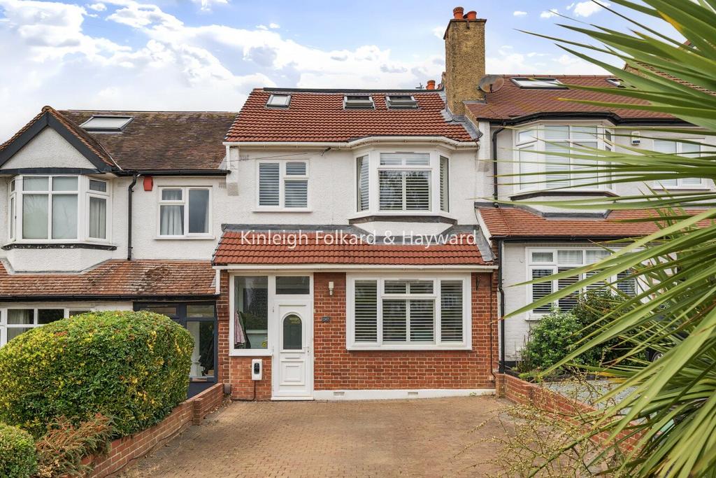 Pickhurst Rise, West Wickham, BR4 4 bed house - £3,200 pcm (£738 pw)
