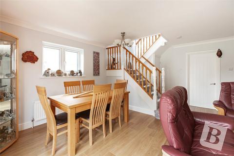 156 Cranham Gardens, Upminster, RM14 1JT