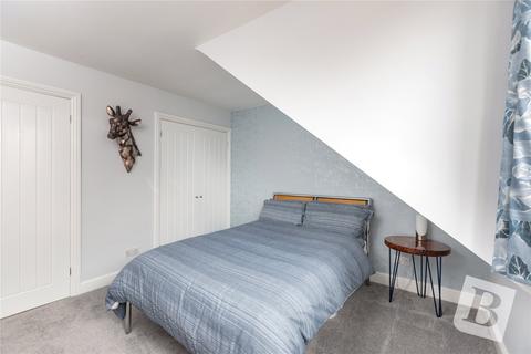 156 Cranham Gardens, Upminster, RM14 1JT