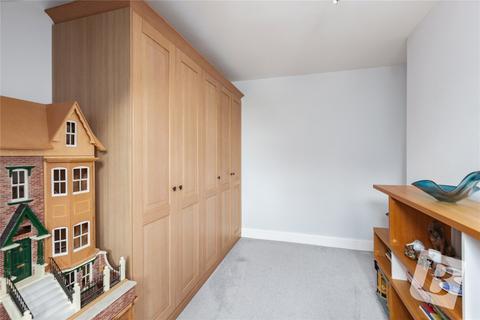 156 Cranham Gardens, Upminster, RM14 1JT