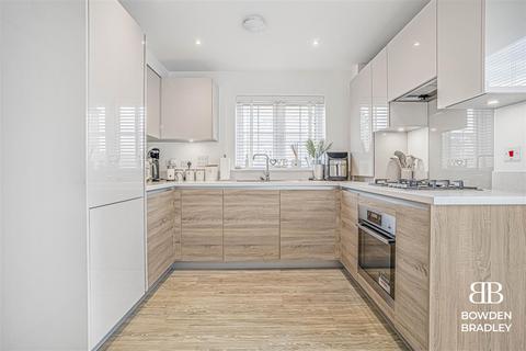 undefined, Five Oaks Lane, Chigwell