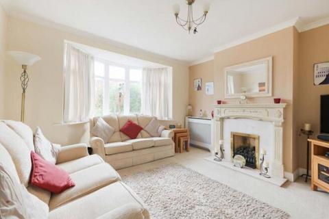 98 Pams Way, Epsom, KT19 0HP